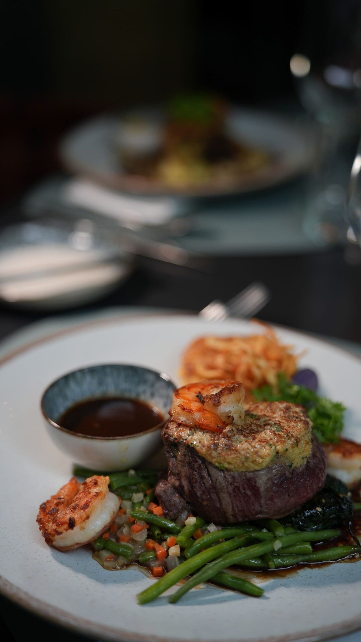 Rinderfilet mit Riesengarnele und Jus