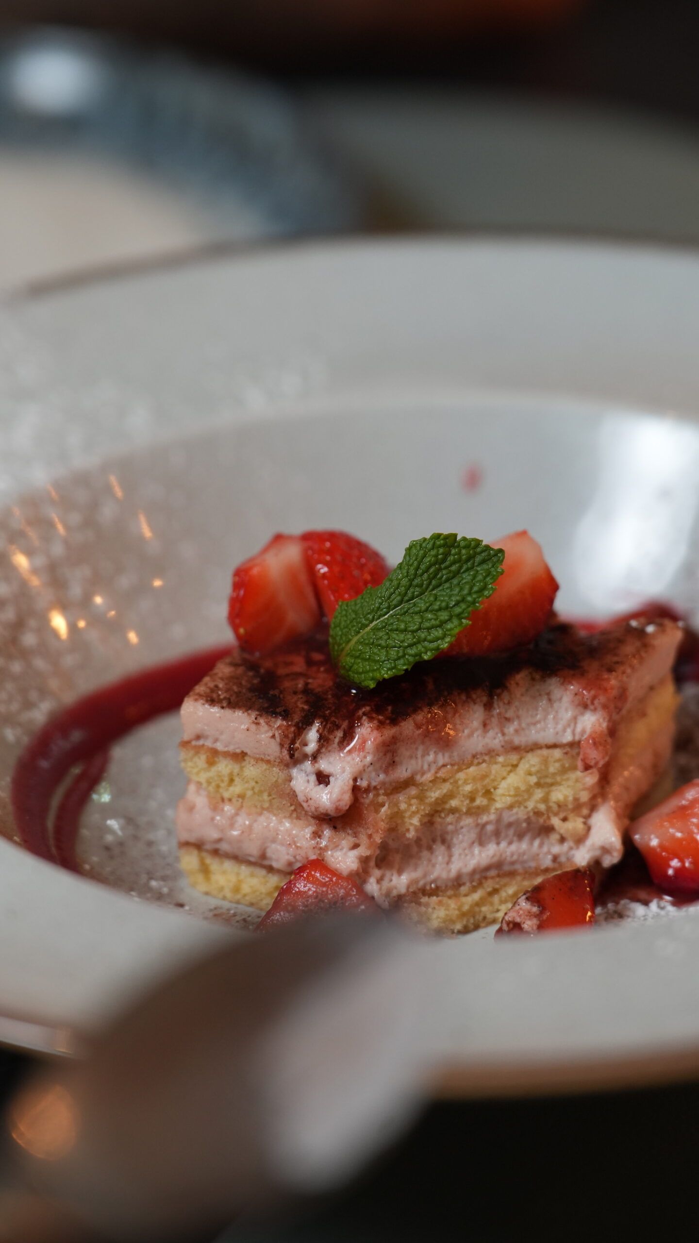 Erdbeer-Tiramisu mit frischer Minze