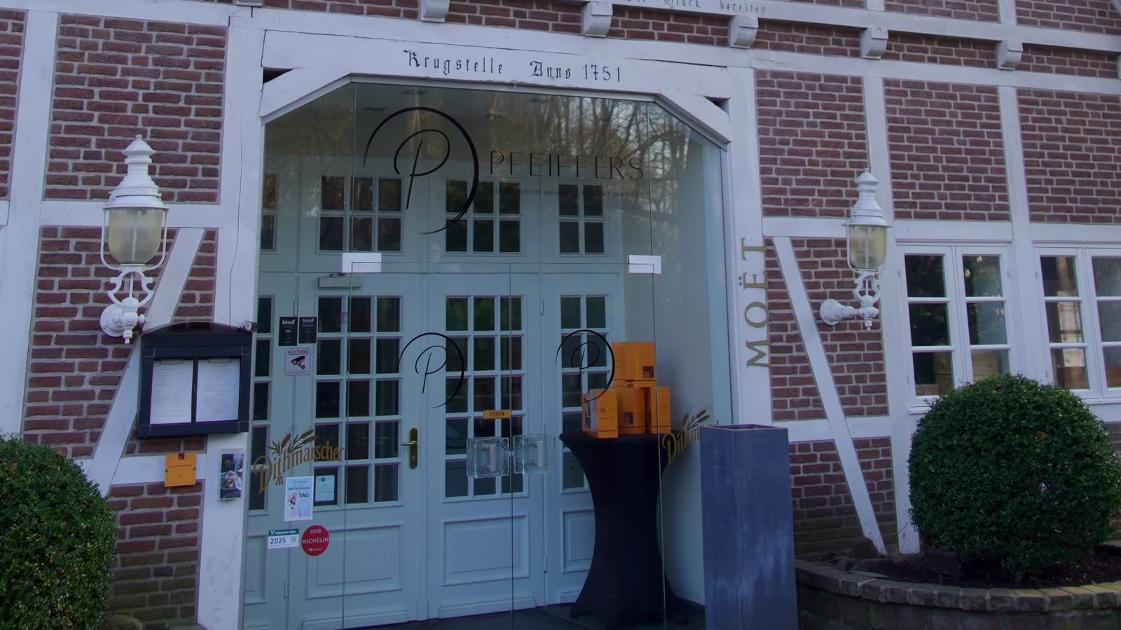 Rundgang durch den Gastraum des Pfeiffers